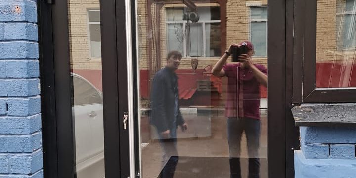 почему двери из алюминия популярны