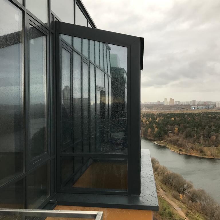 особенности и достоинства безрамного остекления